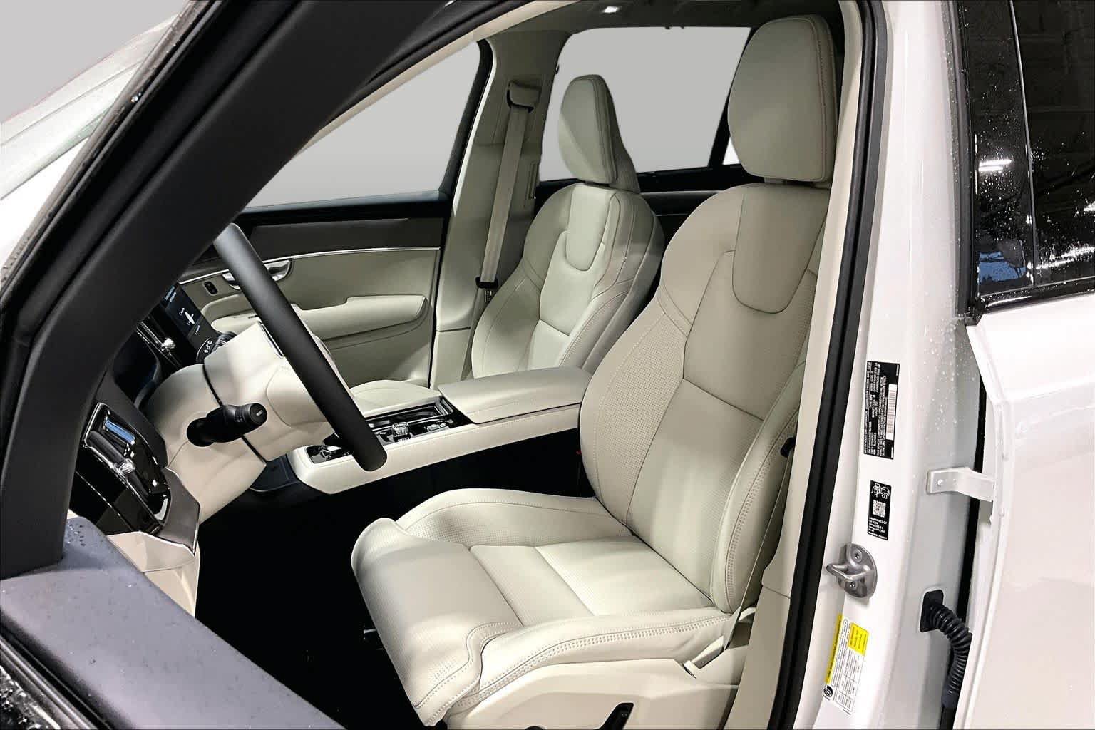 New 2026 Volvo XC90 T8 Ultra w/ Protection Package Premier AWD/4WD image 13
