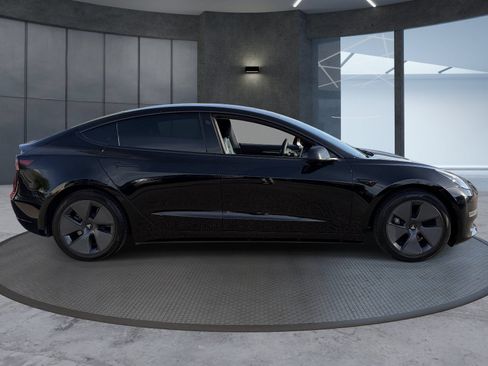 Used 2023 Tesla Model 3 Standard Range RWD image 7