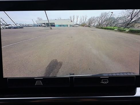 Used 2024 GMC Sierra 1500 SLT image 10