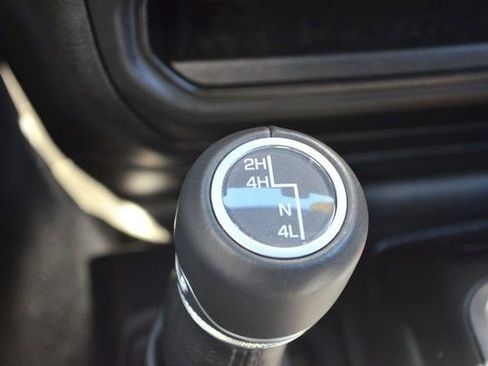 Used 2021 Jeep Wrangler Unlimited Sahara image 28