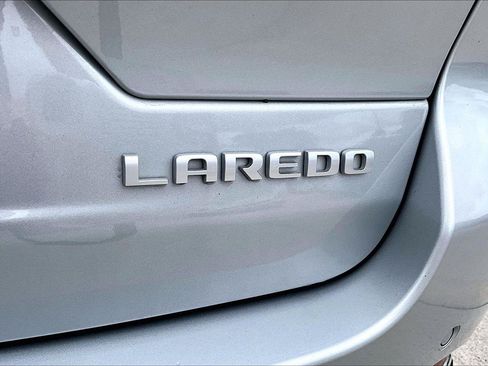 Used 2024 Jeep Grand Cherokee Laredo AWD/4WD image 25