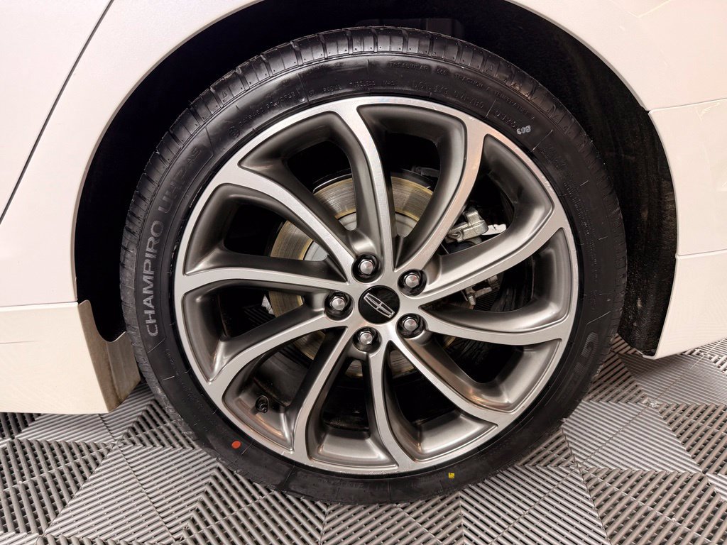 Used 2018 Lincoln MKZ Select w/ Select Plus Package AWD/4WD image 15