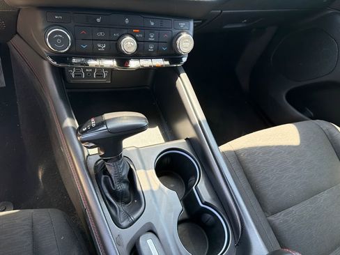 Used 2025 Dodge Durango GT RWD image 32