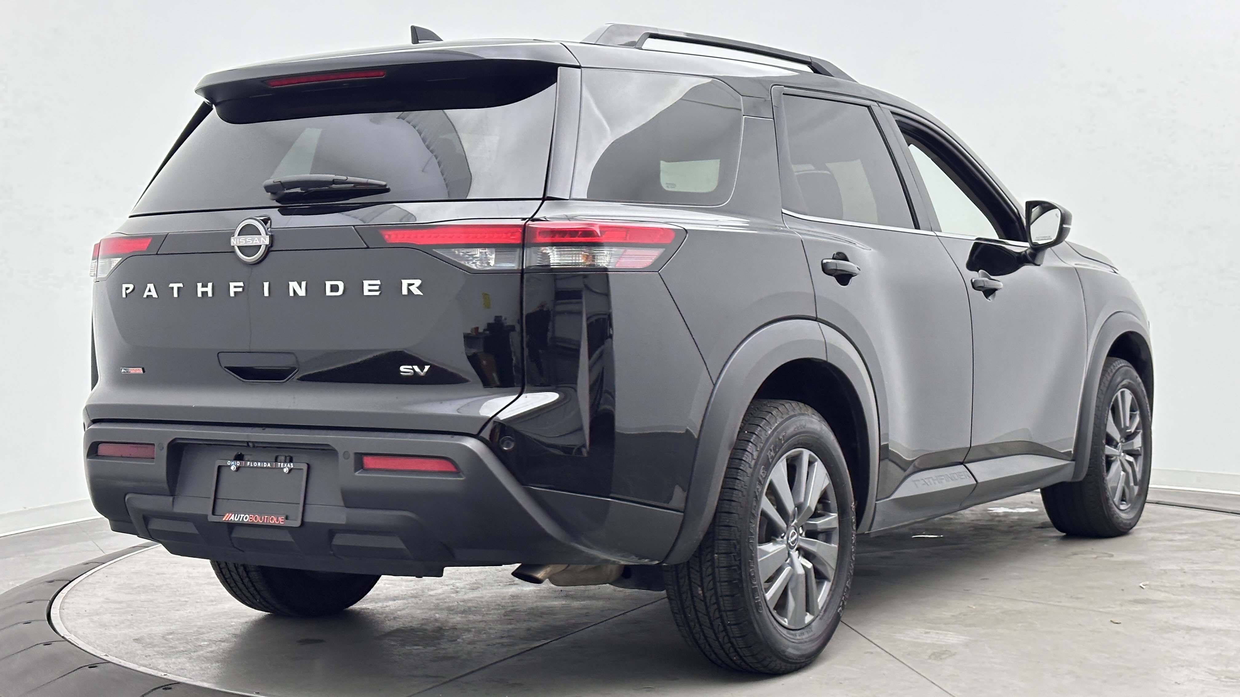 Used 2023 Nissan Pathfinder SV FWD image 7