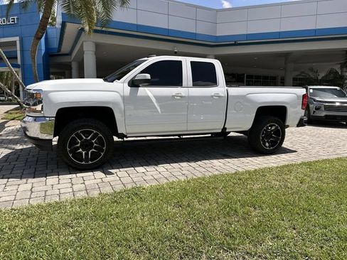Used 2018 Chevrolet Silverado 1500 LT RWD image 31