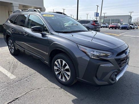 Used 2025 Subaru Outback Limited image 2