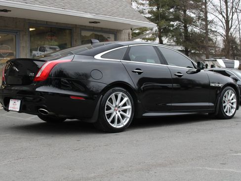 Used 2017 Jaguar XJ R-Sport image 6