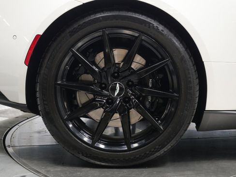 Used 2019 Aston Martin DB11 Volante image 36