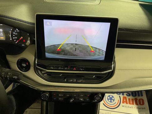 Used 2023 Jeep Compass Limited image 19