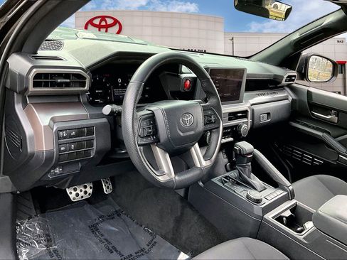 Used 2024 Toyota Tacoma TRD Sport image 12