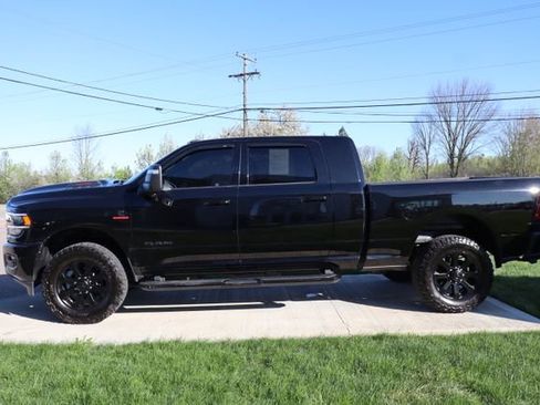 Used 2024 RAM 2500 Laramie w/ Night Edition image 33