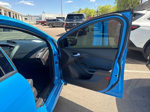 Used 2017 Ford Focus RS AWD/4WD image 26