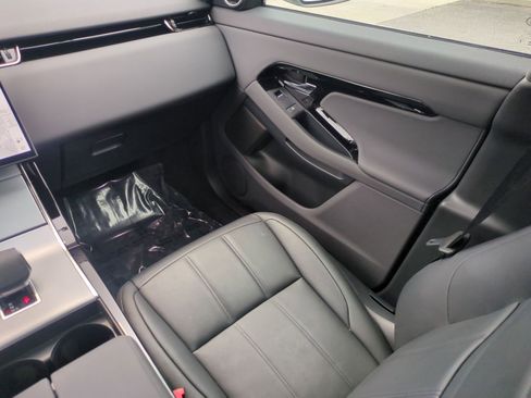 Used 2025 Land Rover Range Rover Evoque S image 28