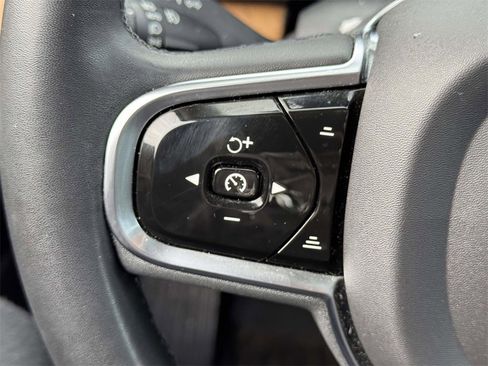 Certified 2023 Volvo XC90 B6 Core w/ Protection Package Premier image 19