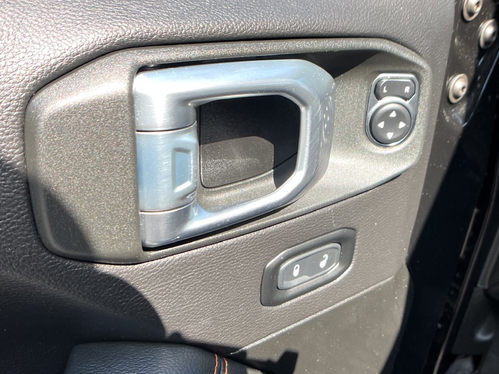 Used 2022 Jeep Gladiator Mojave w/ LED Lighting Group AWD/4WD image 12