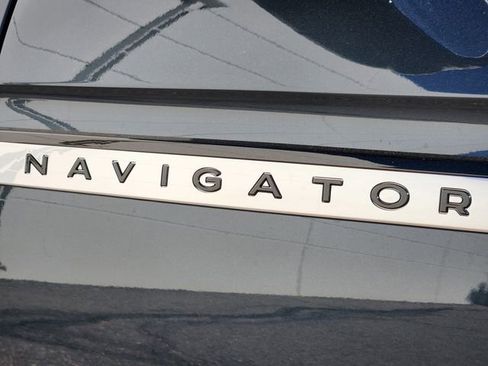 New 2025 Lincoln Navigator L Reserve image 16