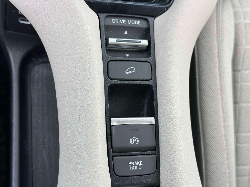 Certified 2024 Honda HR-V LX image 24