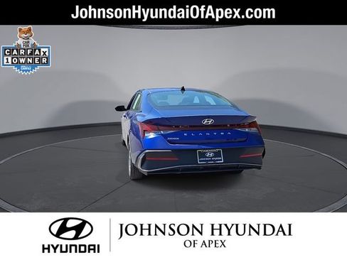 Certified 2024 Hyundai Elantra SE FWD image 8