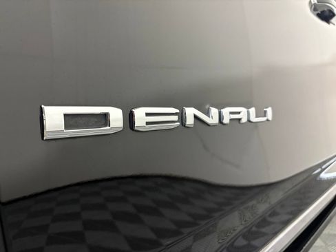 Used 2023 GMC Yukon XL Denali Ultimate AWD/4WD image 10