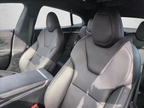 Used 2021 Tesla Model S Plaid image 10