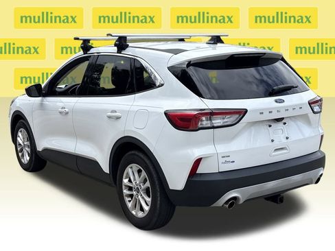 Used 2022 Ford Escape SE image 9