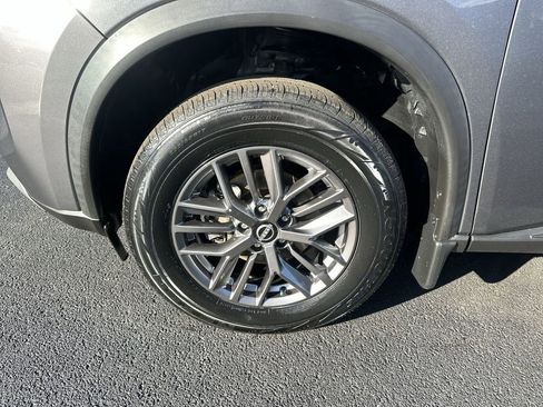 Used 2022 Nissan Rogue S image 10