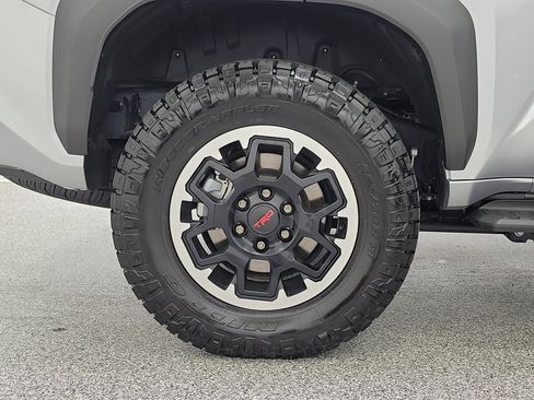 Certified 2025 Toyota 4Runner TRD Off-Road AWD/4WD image 8