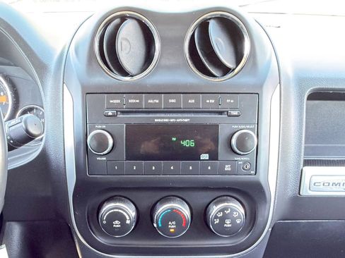 Used 2014 Jeep Compass Latitude AWD/4WD image 27