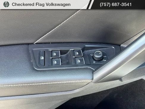 Used 2022 Volkswagen Tiguan SEL R-Line AWD/4WD image 16