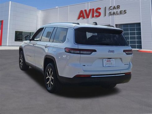 Used 2023 Jeep Grand Cherokee L Limited image 3