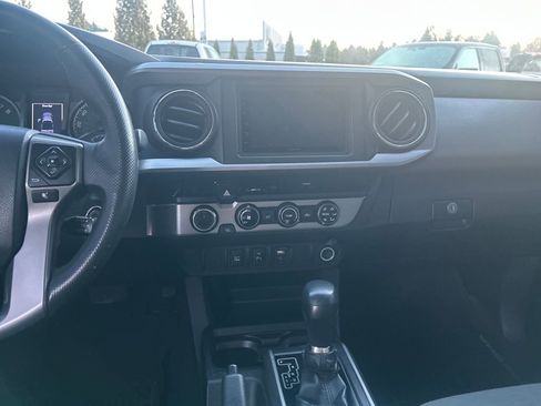 Used 2016 Toyota Tacoma SR5 image 22