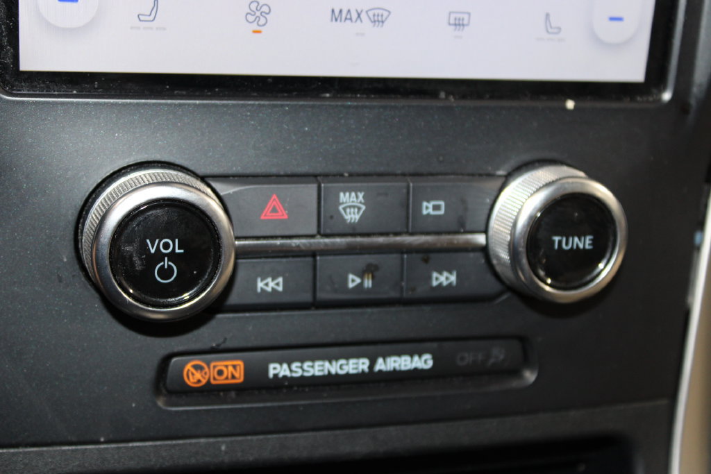 Used 2024 Ford Edge SEL AWD/4WD image 44