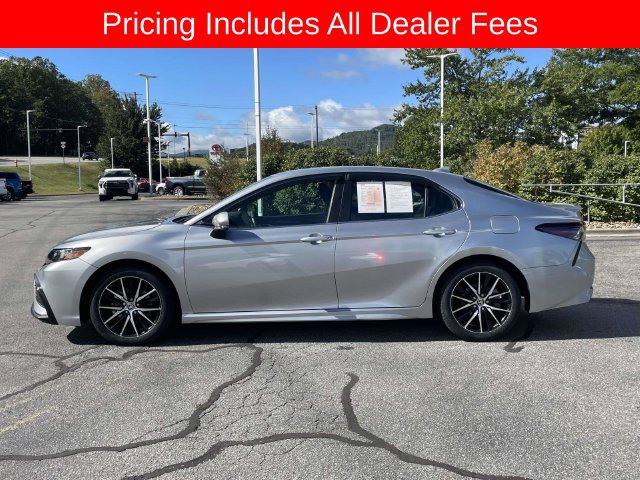 Used 2024 Toyota Camry SE FWD image 2