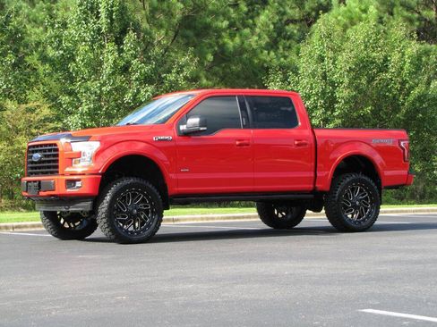 Used 2017 Ford F150 XLT w/ Equipment Group 301A Mid AWD/4WD image 3