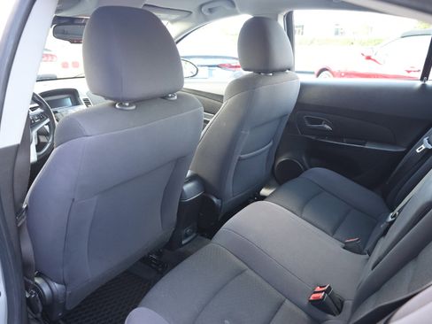 Used 2013 Chevrolet Cruze LT image 12