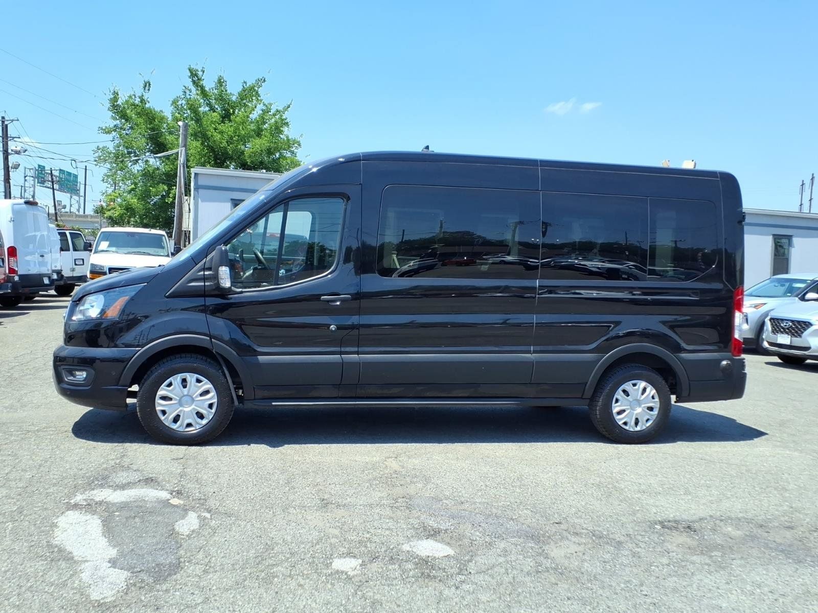 Used 2024 Ford Transit 350 XLT RWD image 4