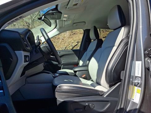 Used 2025 Ford Escape Platinum w/ Premium Technology Package AWD/4WD image 13