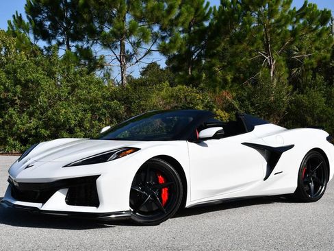 Used 2024 Chevrolet Corvette E-Ray Convertible w/ 3LZ AWD/4WD image 25