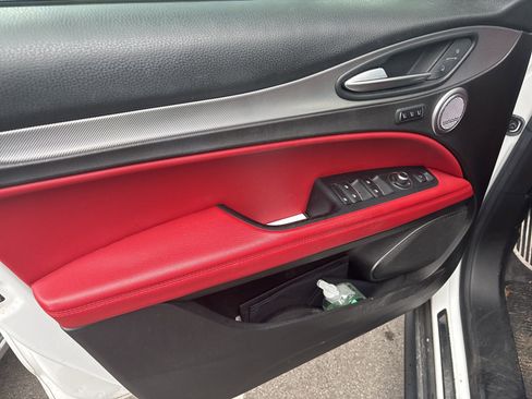 Used 2018 Alfa Romeo Stelvio Ti Sport image 6