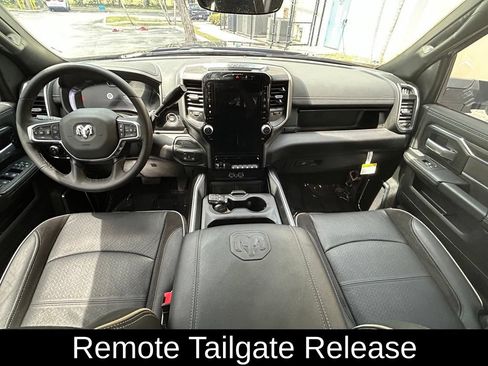 Used 2025 RAM 3500 Laramie w/ Max Tow Package AWD/4WD image 10