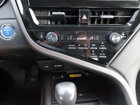 Used 2023 Toyota Camry XSE w/ Navigation Package FWD image 27