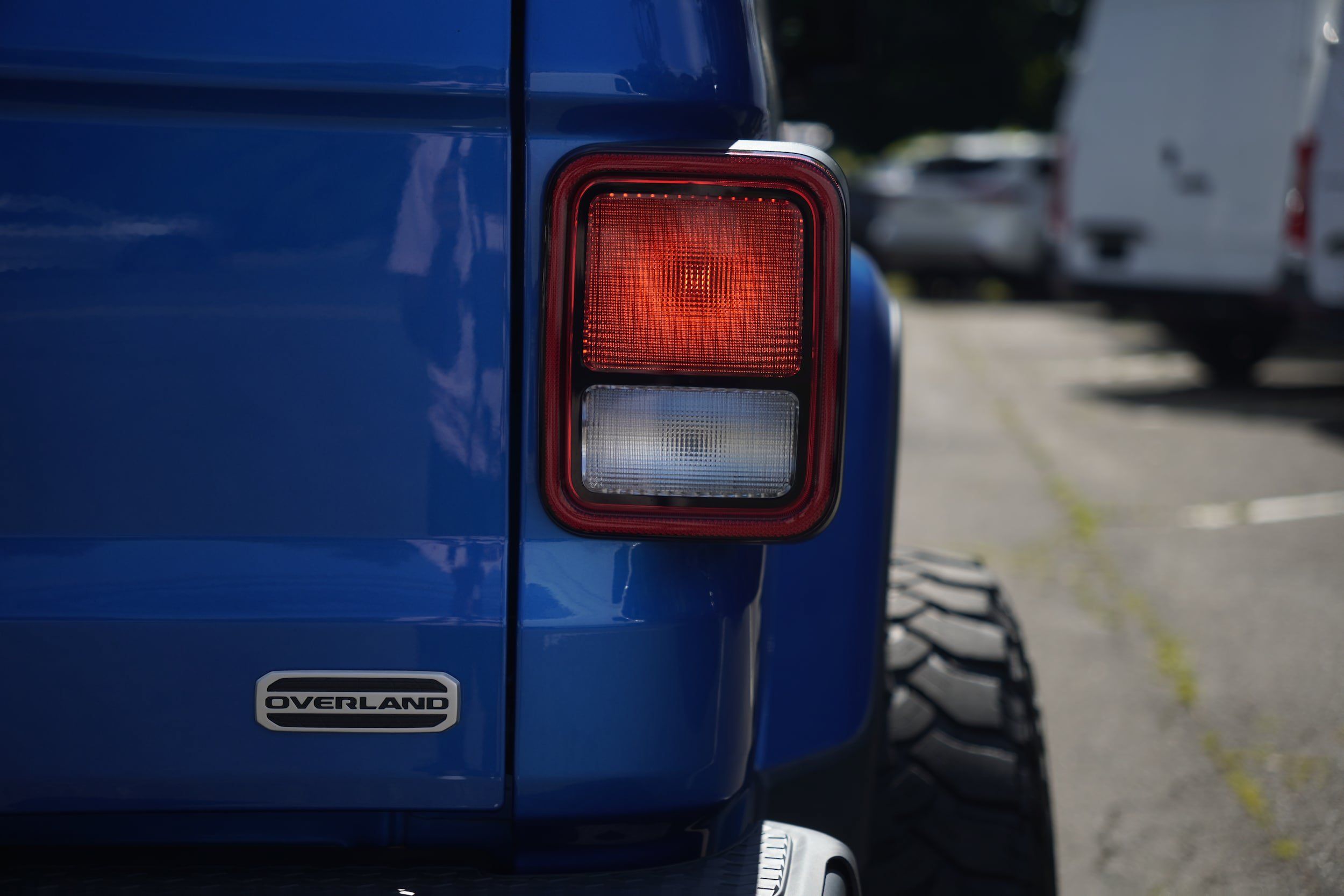 Used 2021 Jeep Gladiator Overland w/ Trailer Tow Package AWD/4WD image 7