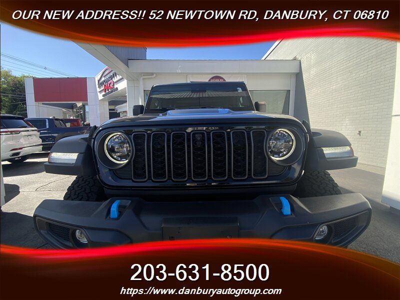 Used 2024 Jeep Wrangler Unlimited Rubicon 4xe w/ Technology Group AWD/4WD image 11