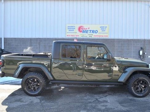 Used 2021 Jeep Gladiator Willys image 9