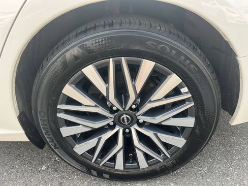Used 2025 Nissan Altima 2.5 SV FWD image 30