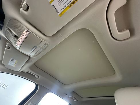 Used 2022 Mercedes-Benz GLC 300 GLC 300 w/ Premium Package Lite image 33