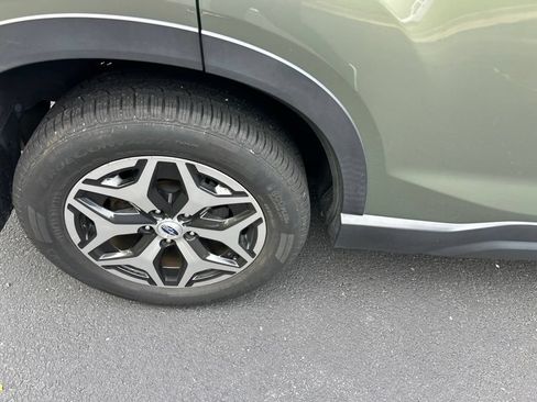 Used 2019 Subaru Forester Premium w/ All-Weather Package AWD/4WD image 13