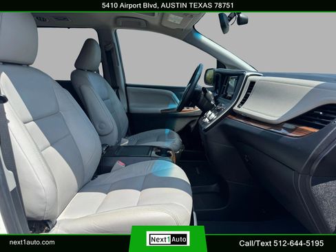 Used 2016 Toyota Sienna Limited Premium FWD image 30