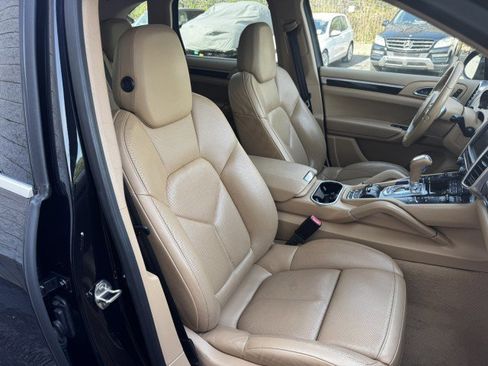 Used 2013 Porsche Cayenne S w/ Premium Pkg Plus image 35