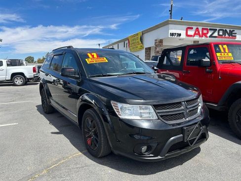 Used 2017 Dodge Journey SXT w/ Comfort/Convenience Group FWD image 2